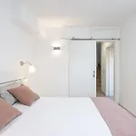 Home2book Charming Duplex 아파트 *